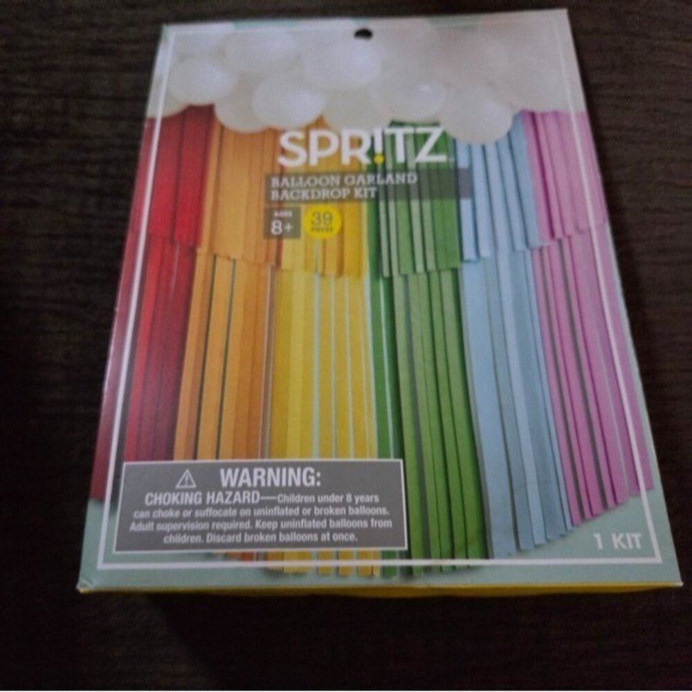 Spritz White Balloon and‎ Rainbow Garland Kit